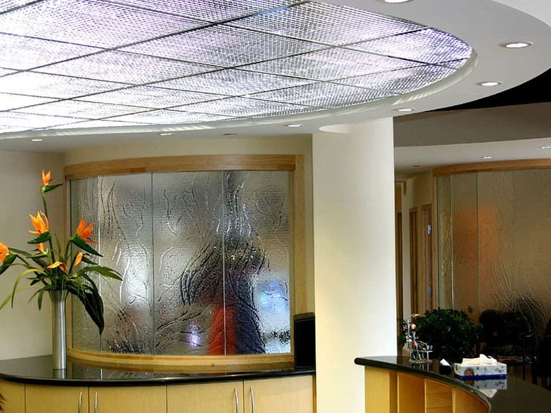 DECORATIVE GLASS PARTITION (DW16)