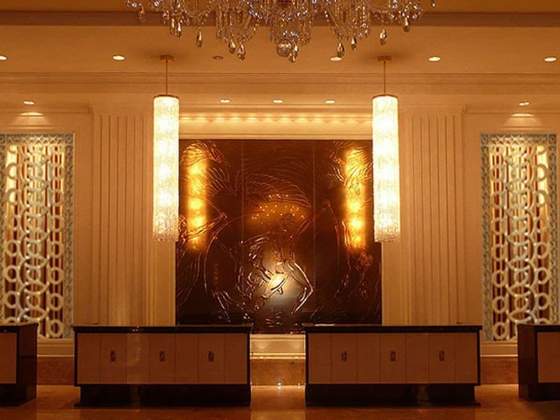 DECORATIVE GLASS WALL - TRUMP INTERNATIONAL (DW10)