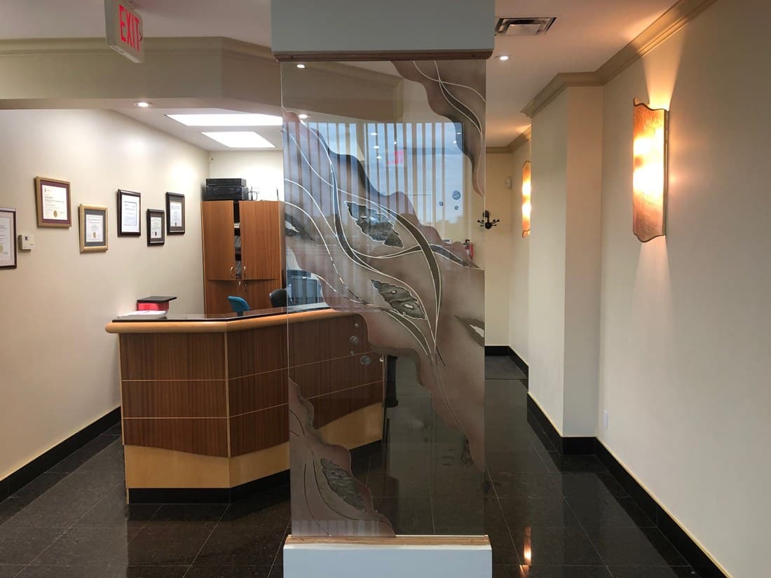 CUSTOM GLASS PARTITION (GD14)