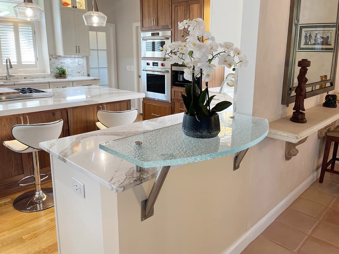 RAISED GLASS COUNTERTOP 1 1/2" (RB56)