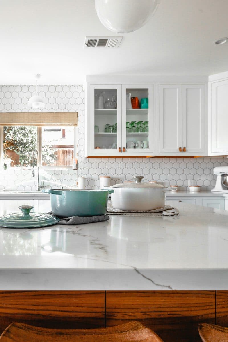 How to Determine the Right Thickness for Your Glass Countertops?