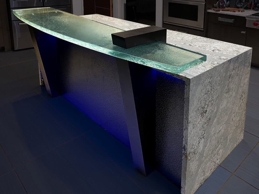 Combining Glass with Other Materials for Unique Countertop Looks