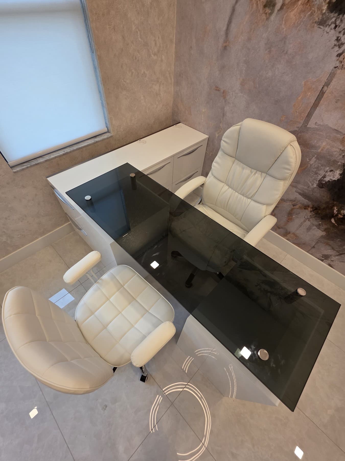 Custom Manicure Table with Glass Top (FRT201)