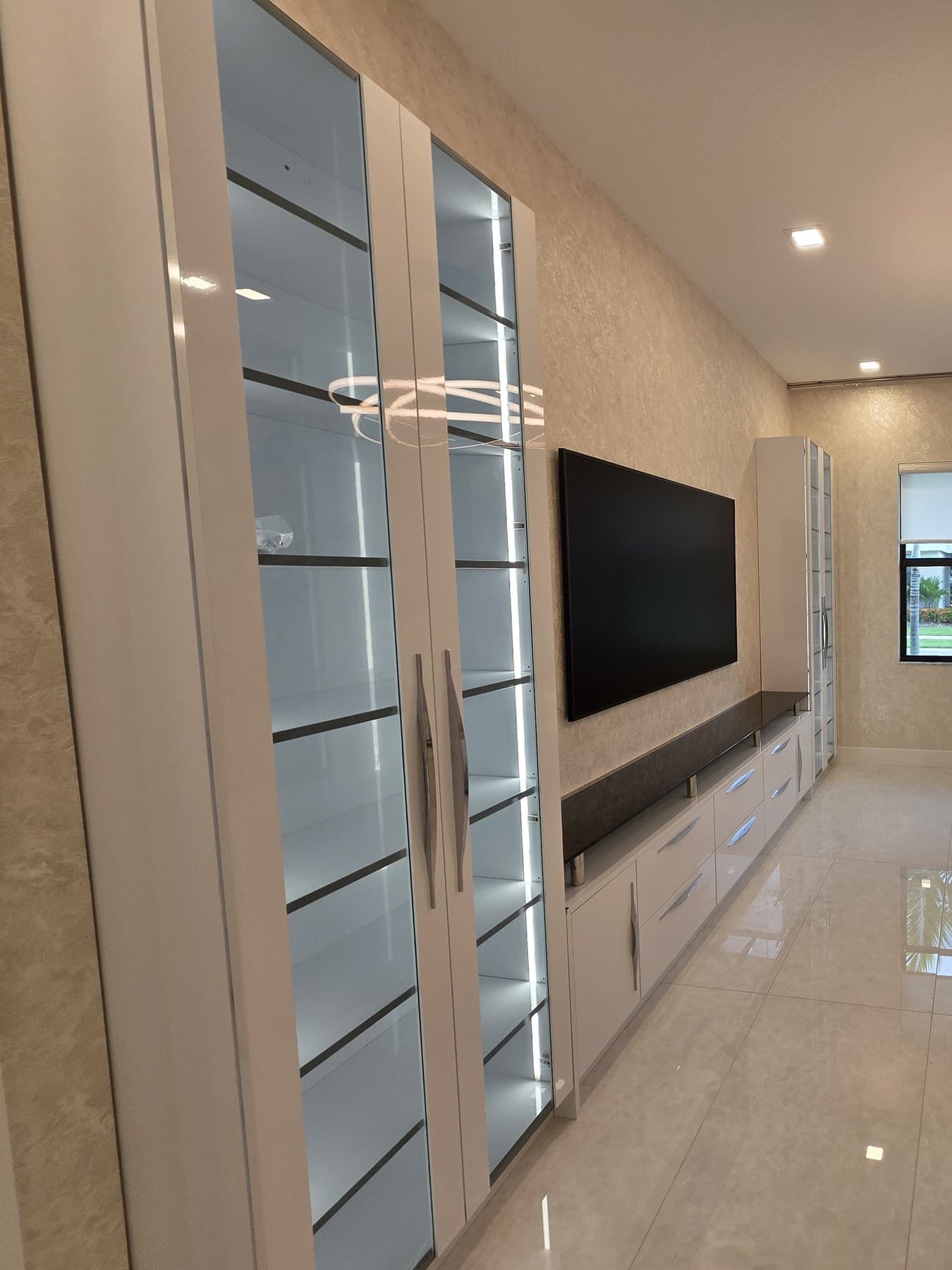 Tall Cabinet with Glass Doors (FRT222)