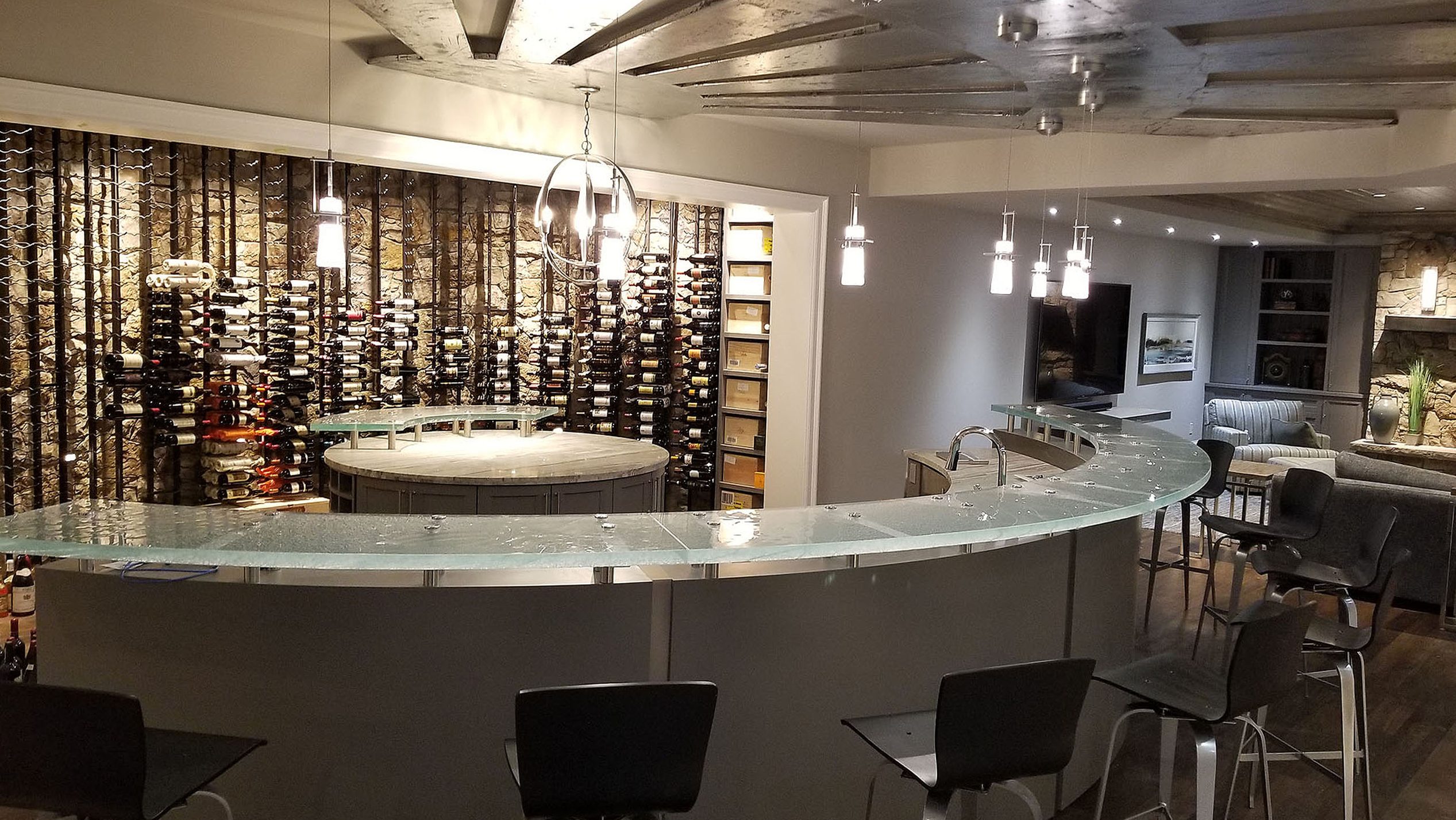 Glass raised bar