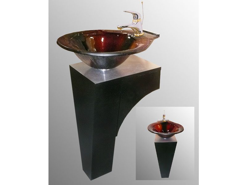 Lucia with Wood pedestal