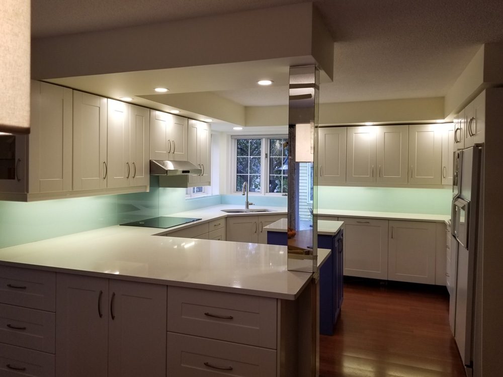 Bathroom glass backsplash