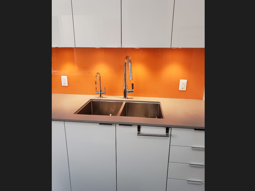 Glass backsplash Catherine Kong2