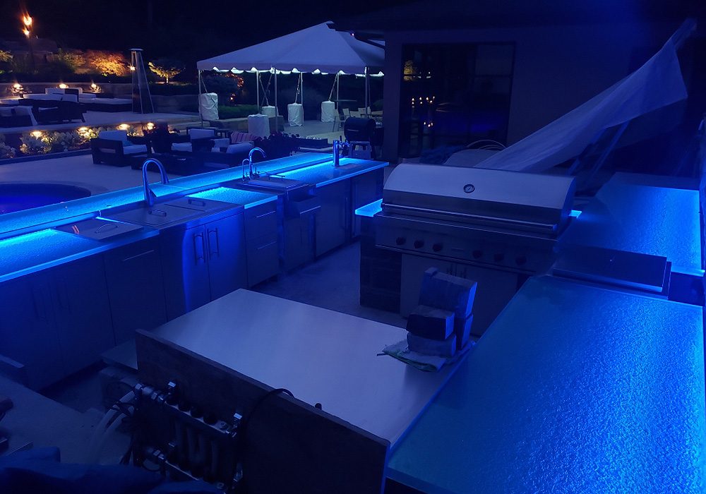 Glass bartop for outsidePeter Intraligi