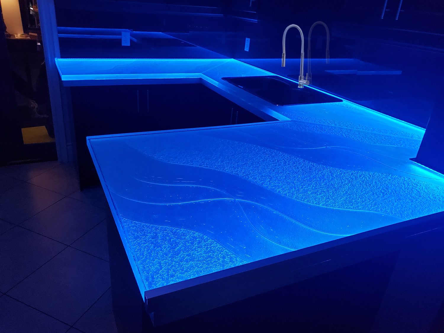 Kitchen glass countertop Colin Silber1