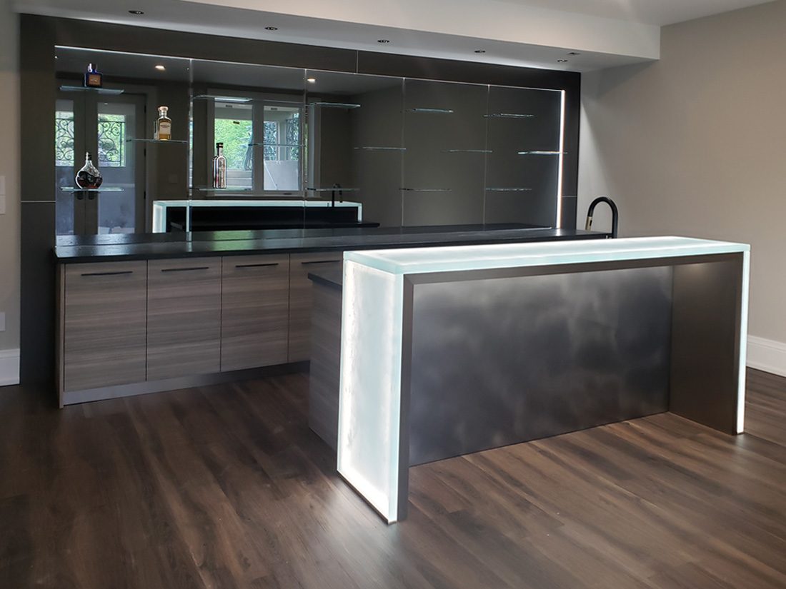 Glass bar white