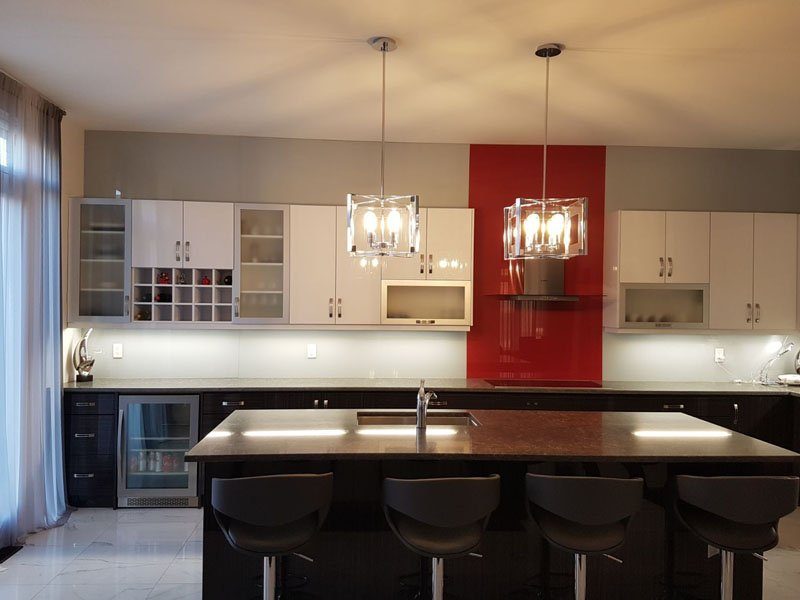 Modern glass backsplash